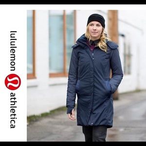 Lululemon Polar Parka - dark blue almost black.
